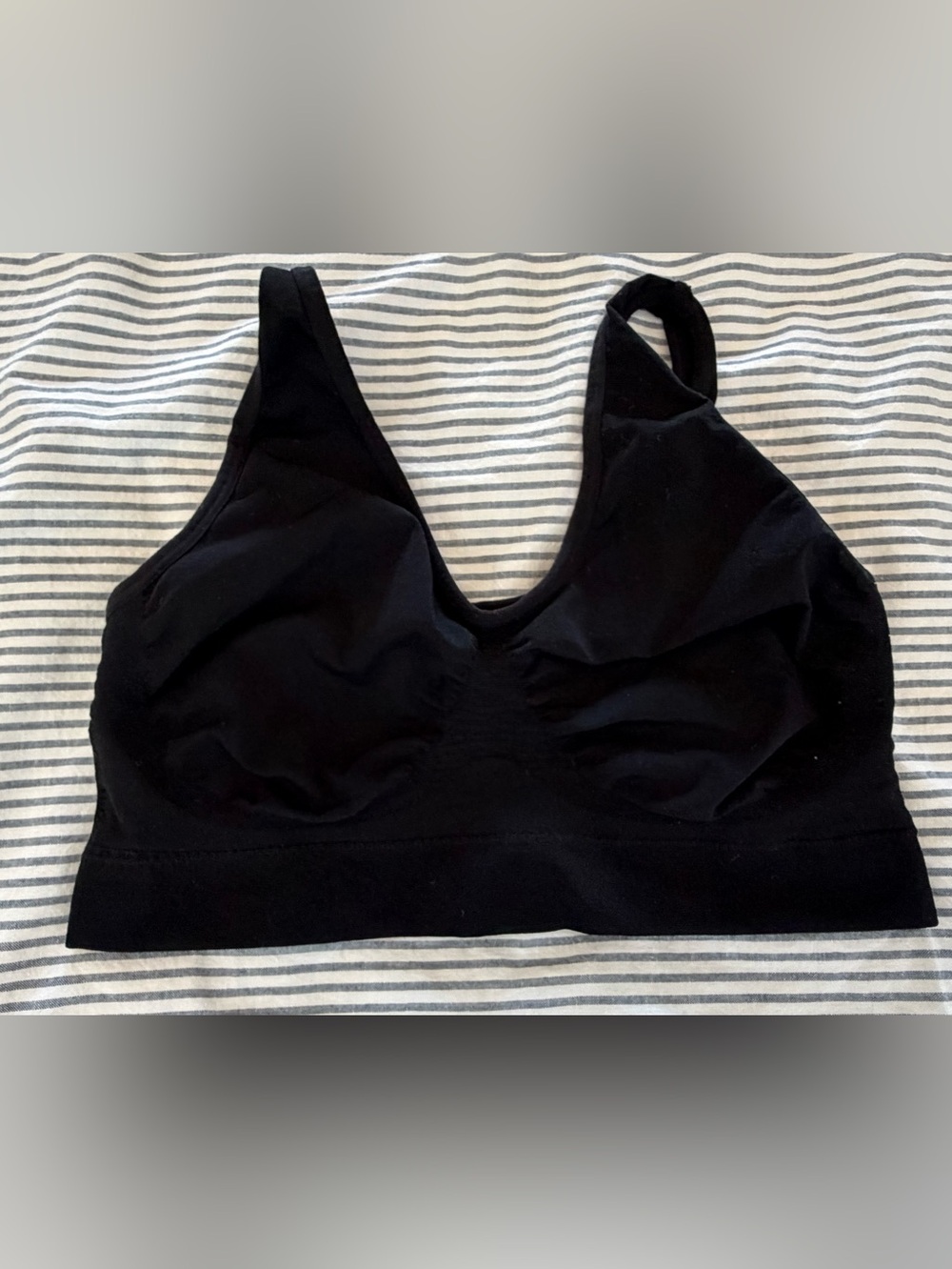 NWT truekind Wireless, soft pull-on bra